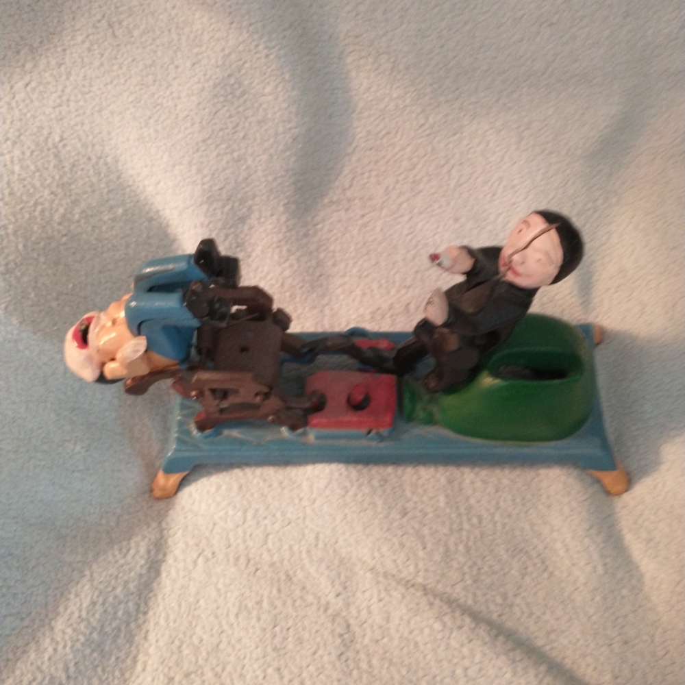 Vintage Cast Iron The Dentist Chair/Pulling Teeth Mechanical Bank Works great! - Picture 4 of 4